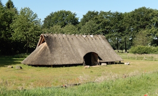 Reconstructie IJzertijdboerderij Wekerom